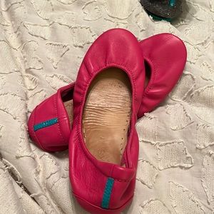 bright, pink/magenta Tieks